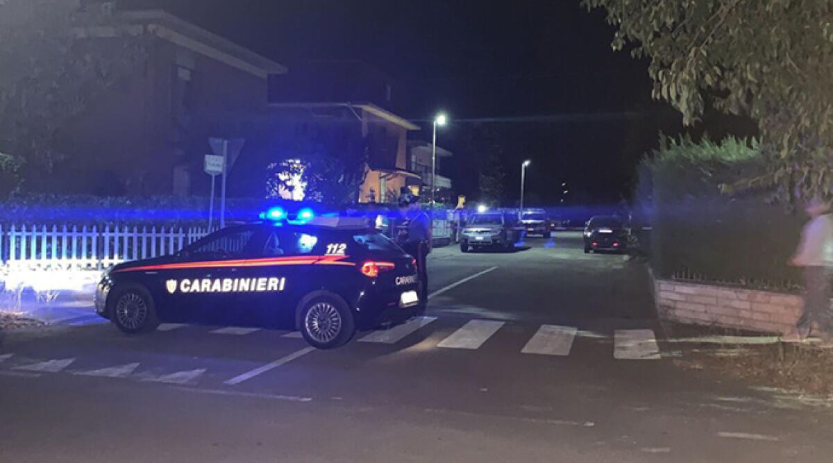 Uccide la madre e il fratello dopo una lite nel modenese - Il duplice omicidio in un'abitazione a Vignola, foto Ansa