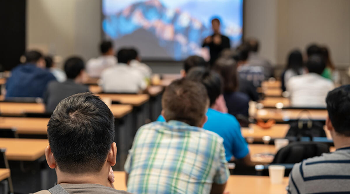Gli studenti di Rimini alla scoperta dell’Assemblea Legislativa dell’Emilia-Romagna - Gli studenti dell'Istituto Dante Alighieri in vista all’Assemblea legislativa. Foto di repertorio