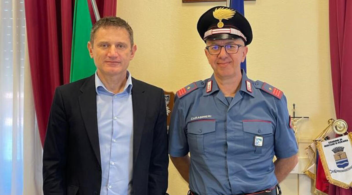 Carabinieri Morciano, il nuovo comandante è il luogotenente Pintor - Il sindaco Ciotti con il nuovo comandante, il luogotenente Pintor
