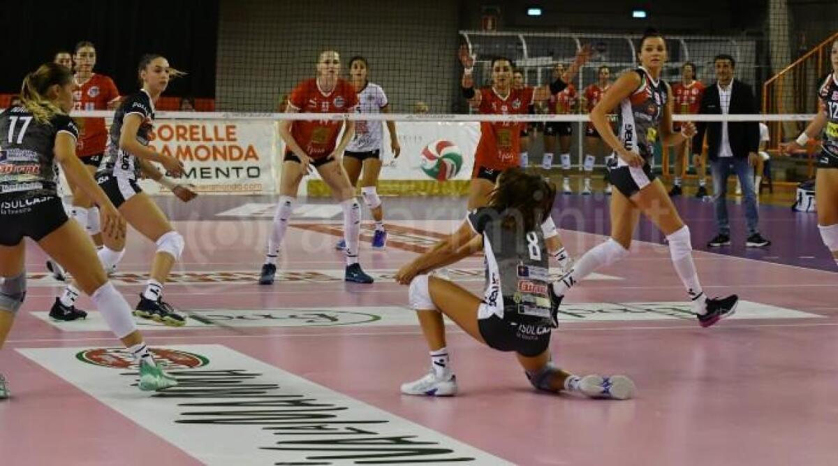 Volley A2 femminile, prima sconfitta per l'Omag-MT al tie break (3-2) -