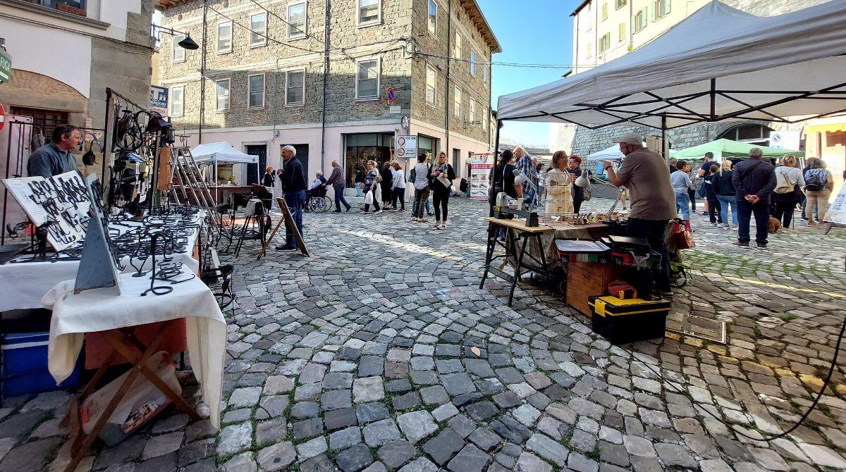 Sant'Agata Feltria, tutto pronto per l'ultima giornata della Fiera del Tartufo - Gli artigiani di piazzetta Fabbri