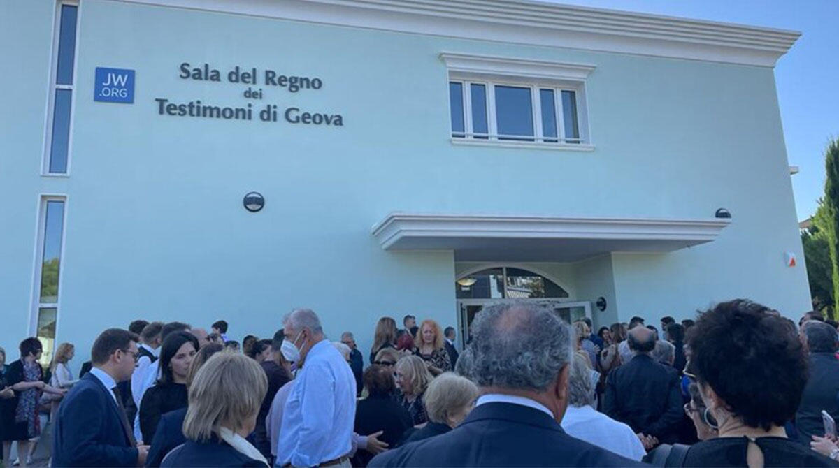 Funerale di Pierina Paganelli: sala gremita e tanta commozione per l'addio alla 78enne - Foto Ansa