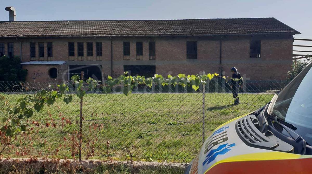 Drammatica caduta dall'alto all'ex fornace di Bellaria: 18enne ricoverata con l'eliambulanza -