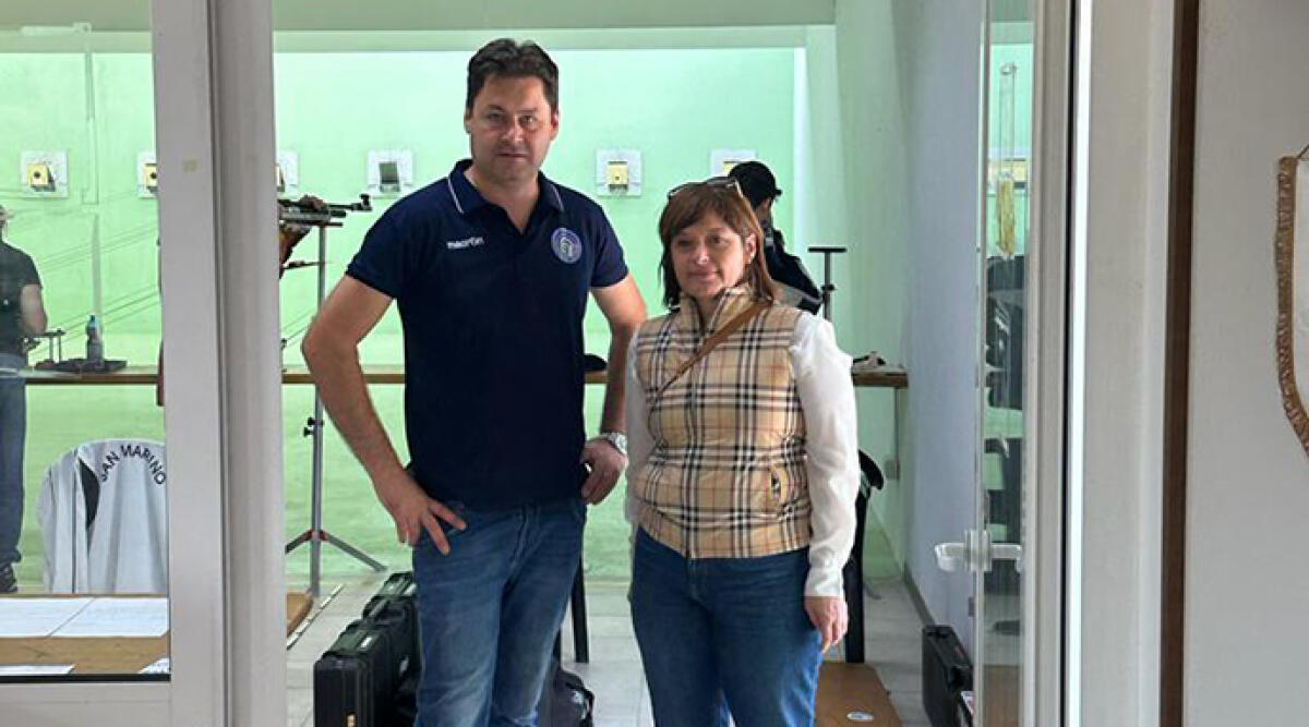 Rinasce il Tiro a Segno di Santarcangelo: primo trofeo "Città di Santarcangelo" - Il commissario Denis Pasolini con l'assessore allo sport Angela Garattoni