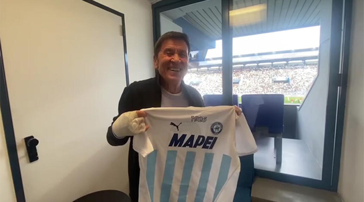 Gianni Morandi abbraccia il Riccione Calcio - Il Legame di Gianni Morandi con il Riccione Calcio