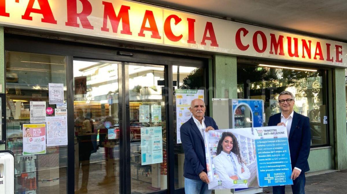 Anche le due Farmacie comunali di Cattolica aderiscono al trimestre anti-inflazione - L’assessore ai Servizi socio-sanitari Nicola Romeo e il Presidente di Aspes spa Luca Pieri