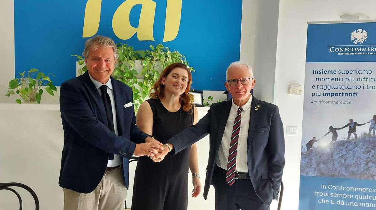 Giovani studenti e imprenditori insieme per il futuro del settore alberghiero e dei pubblici esercizi - Paola Frontini, direttrice Ial, con Indino e Callà