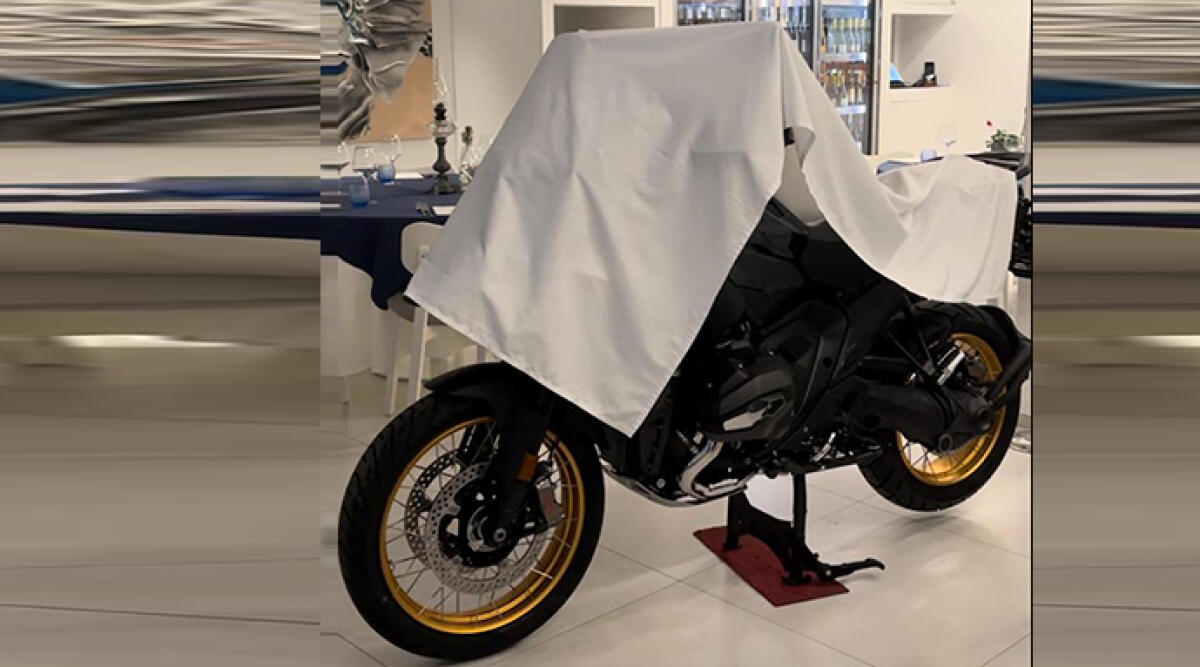 A cena a Bellaria con i nuovi modelli della Bmw Gs1300 in anteprima - La moto presentata in anteprima a Bellaria