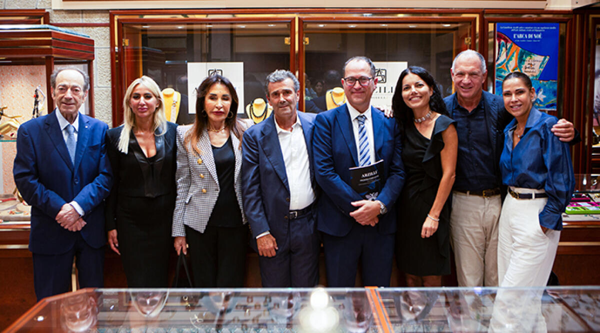 Dono generoso per San Patrignano: l'asta raccoglie 100mila euro. Collana d'oro da record - Da sinistra,Pino Arzilli, Zambito, Marchesini Tossani, Bezzi, Marzo Arzilli, Iantosca, Dompè e moglie