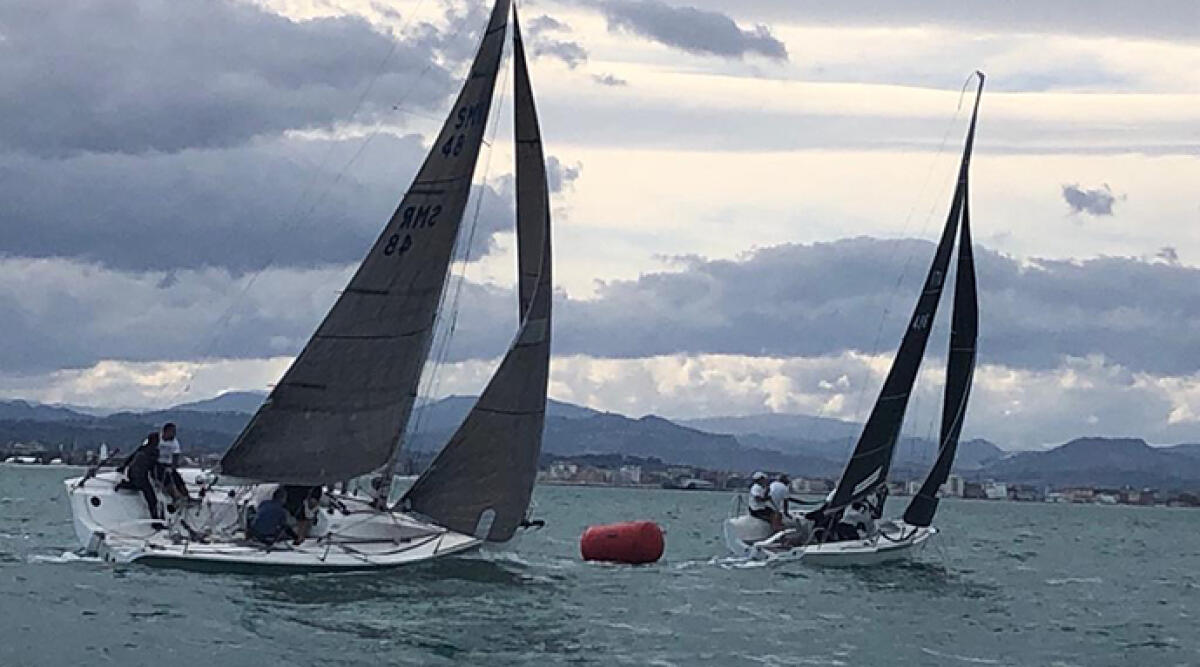Vela, l’ultima giornata di regata ha decretato i vincitori dell'appuntamento riminese - Una fase della gara