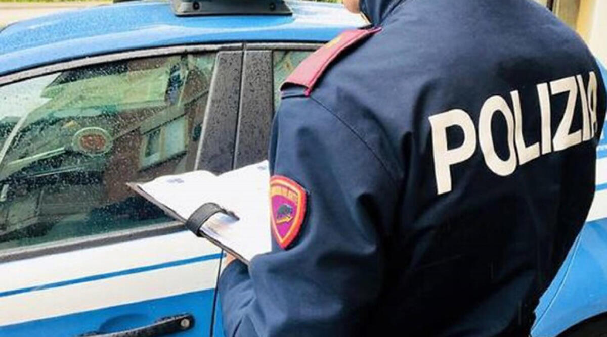 Fermato in auto con la compagna che lo aveva denunciato: "Siamo ancora innamorati". Scatta l'arresto - Archivio