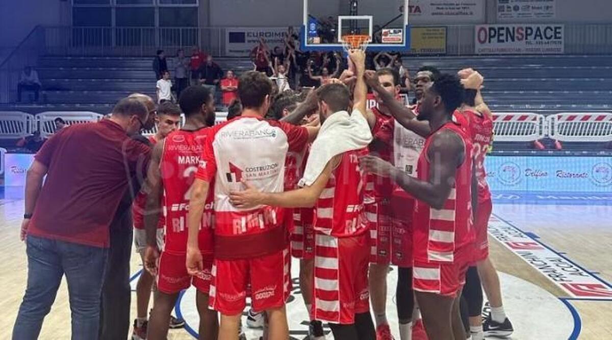 Basket A2, RivieraBanca battuta ad Orzinuovi (74-70). Al fotofinish pesa il tecnico a Marks - 