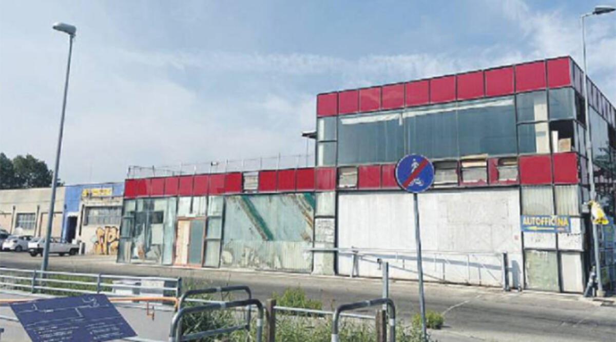 Degrado dell’ex polo logistico-commerciale di Miramare: un appello per l’intervento - La struttura di Miramare