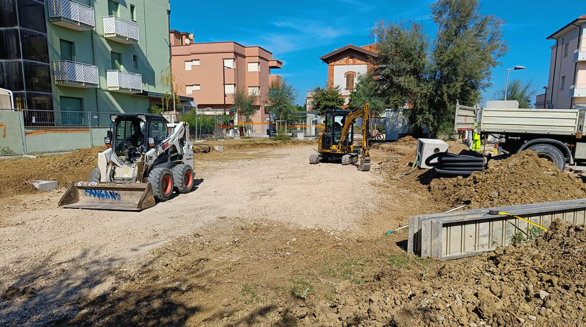 Un nuovo parco giochi inclusivo a tema marino per ricordare le origini di Viserba - Il cantiere in via Dati