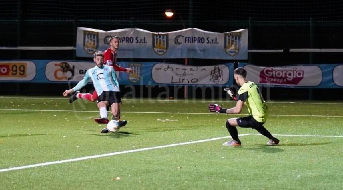 Calcio RSM, il Pennarossa mette alla frusta il Tre Penne (3-2). Pari tra La Fiorita e Cosmos (1-1) - 