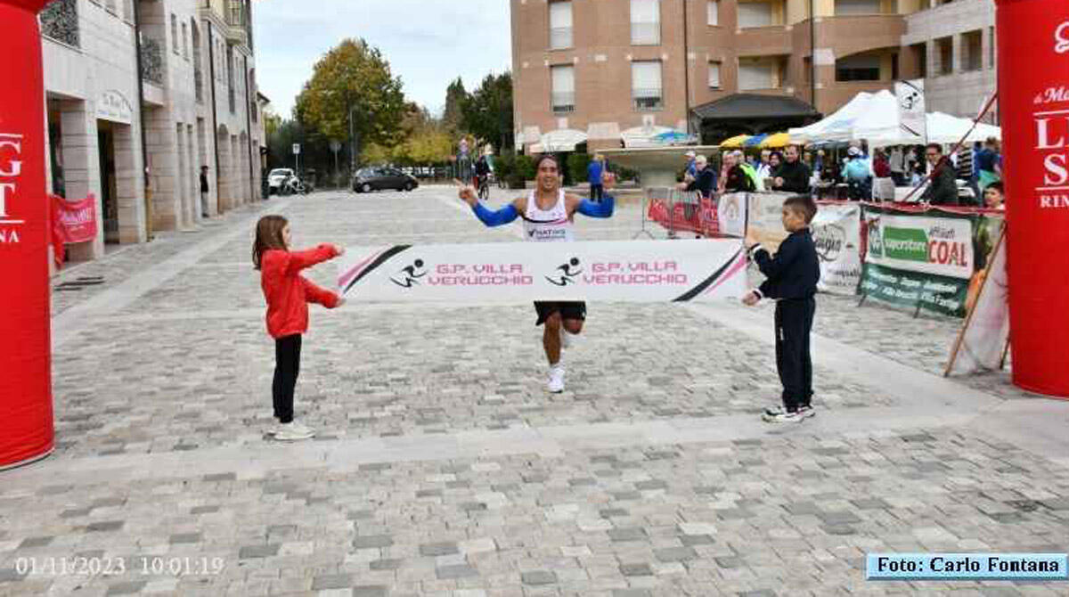 Corri Verucchio, in 400 al via: numeri da record per la storica podistica - Francesco Bettini vince l'edizione 2023 della Corri Verucchio