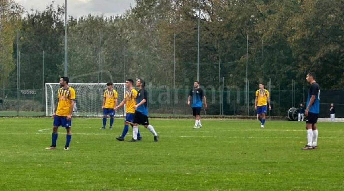 Calcio Prima, Santarcangelo riacciuffato dai Delfini nel finale: 2-2 - 