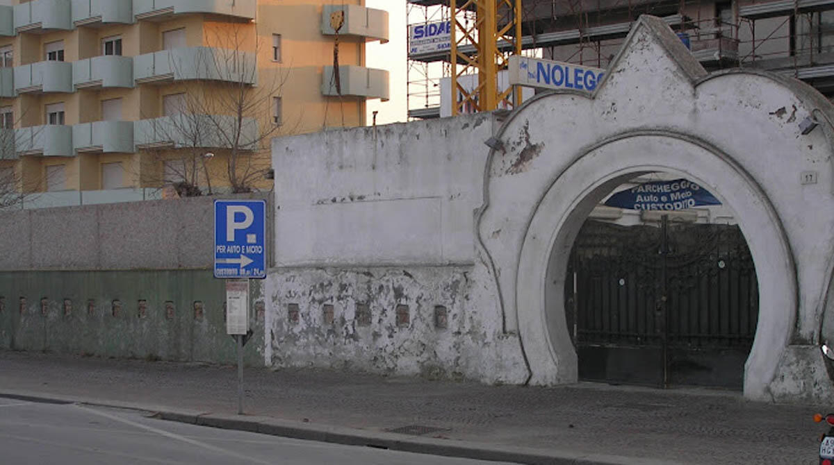Ex Oriental Park, le mura dell'ex locale saranno restaurate e abbellite - PH GIANFRANCO PRELATI (da google)