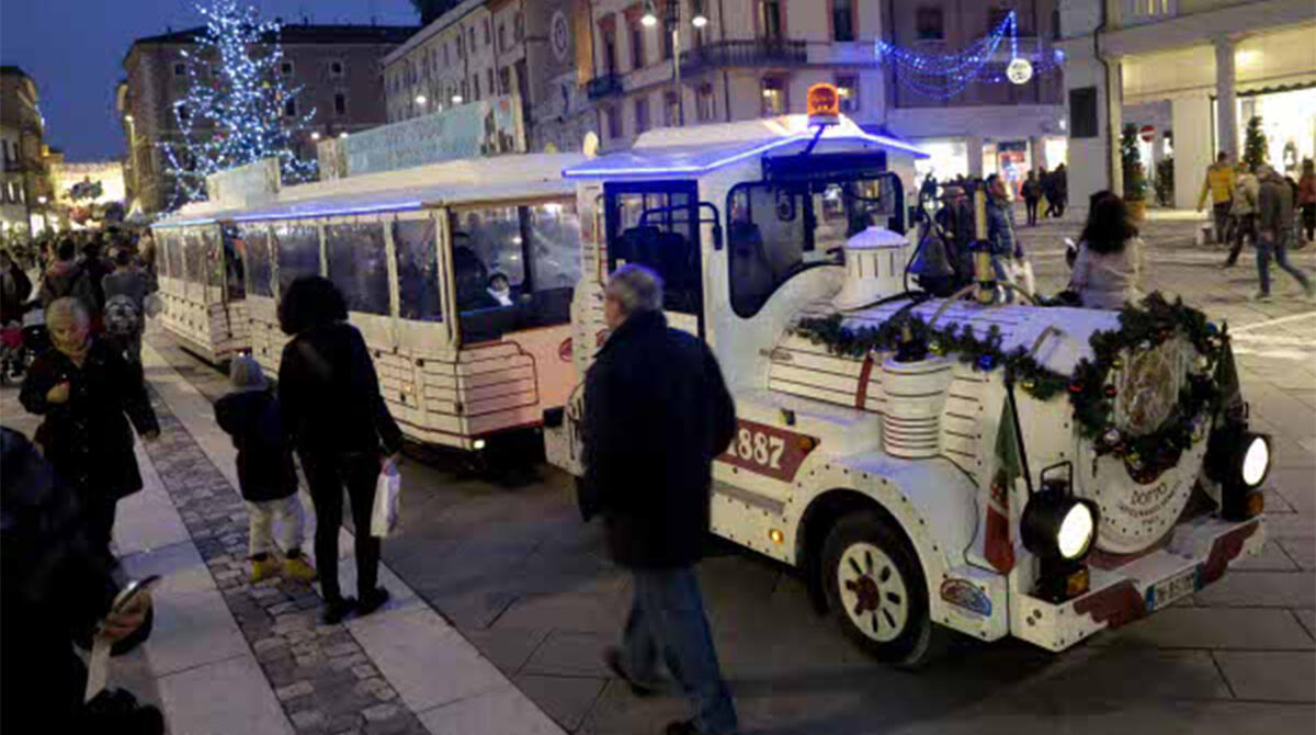 Rimini, per le feste torna il trenino gratuito per il centro: servizio al via il 1 dicembre - PH GALLINI