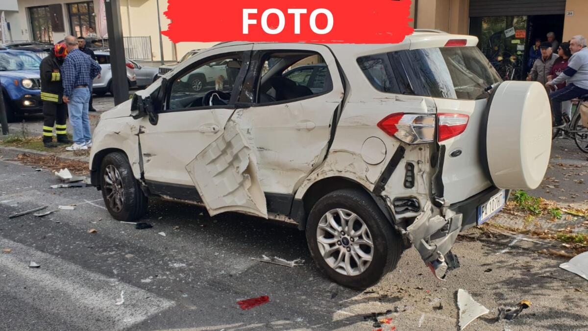 Auto si immette e viene travolta da un camion a Villa Verucchio: donna in ospedale - L'auto della donna