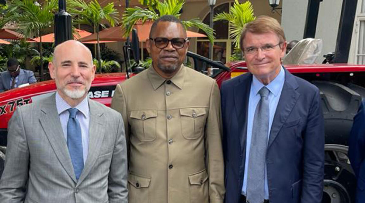 Il Congo ospita la presentazione della prossima edizione di Macfrut - Da sx Ambasciatore Pietrangeli, Ministro Mpanda, Piraccini