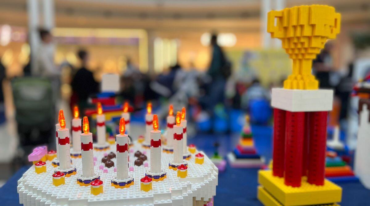 Musica, balli e torte per festeggiare i 18 anni delle Befane a Rimini -