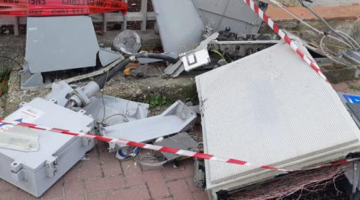 Ragazza ubriaca distrugge le centraline telefoniche, poi si dà alla fuga - Archivio