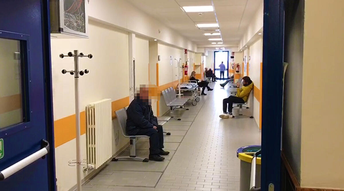 Ospedale Novafeltria: novità per il Cau e Bonaccini apre a commissione sui servizi sanitari nell'Alta Valle - Corridoio ospedale Novafeltria