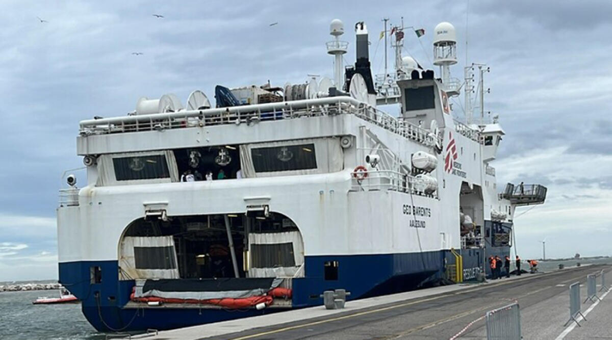La nave 'Geo Barents' è arrivata a Ravenna, a bordo 57 migranti - Foto Ansa