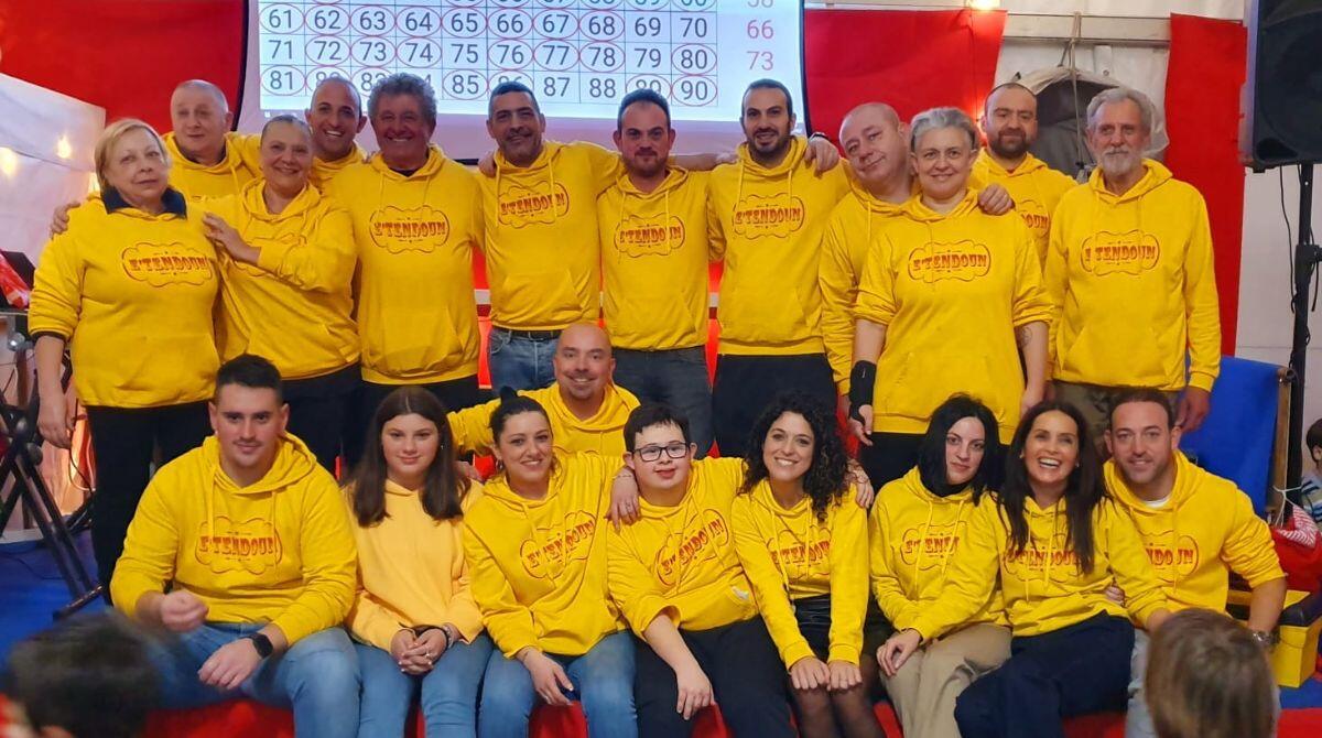 E' Tendoun di Viserbella per Natale si colora di "green" - Lo staff di E'Tendoun