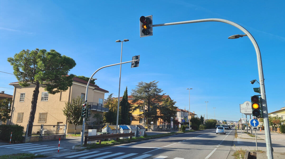 Santa Giustina, pronto il nuovo impianto semaforico pedonale sulla via Emilia - Semaforo pedonale, Santa Giustina - Rimini