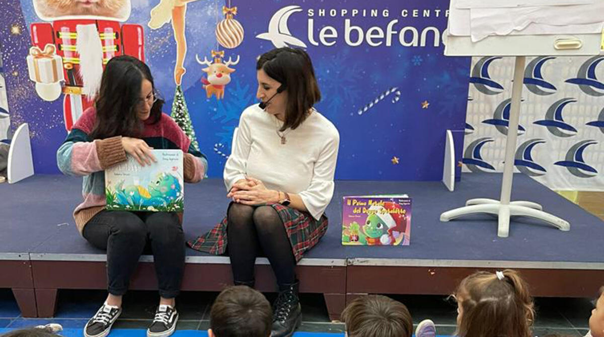 "Il primo Natale del drago sputalatte" conquista i bambini alle Befane Shopping Centre - Presentazione "Il drago sputalatte"