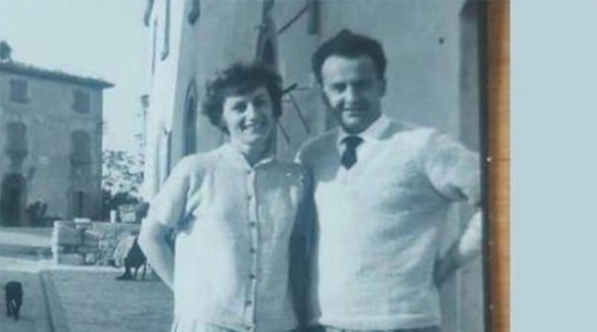 E’ morta la mamma di Burioni: l’addio a Casteldelci - La foto dei genitori da giovani che il virologo ha postato su Facebook