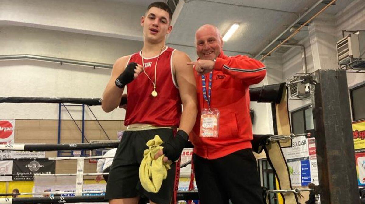 Boxe Santarcangelo, Johnny Salaroli cede a Zavaglia nonostante una buona prova - Salaroli e Scarpellini