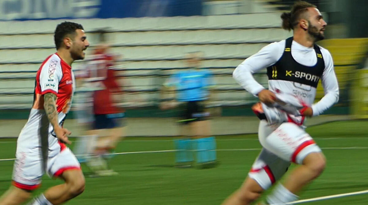 Rimini Calcio, prima vittoria in trasferta: Ubaldi decisivo nel finale, Sestri Levante k.o. (0-1) - Ubaldi festeggia dopo il gol PH RIMINI CALCIO