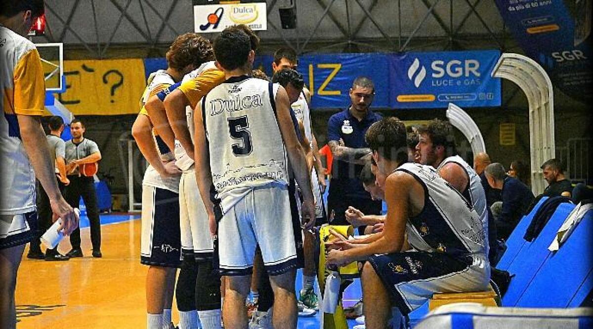 Basket giovanile, RBR: U19 perde il derby contro Forlì nel finale. U15 domina la Vis Ferrara -