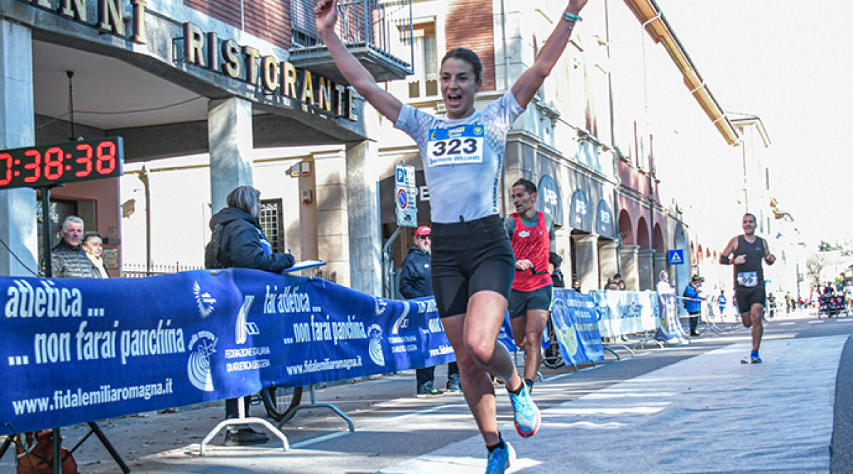 Luis Ricciardi e Sara Ceccolini dominano la gara podistica di Minerbio - La riminese Sara Ceccolini