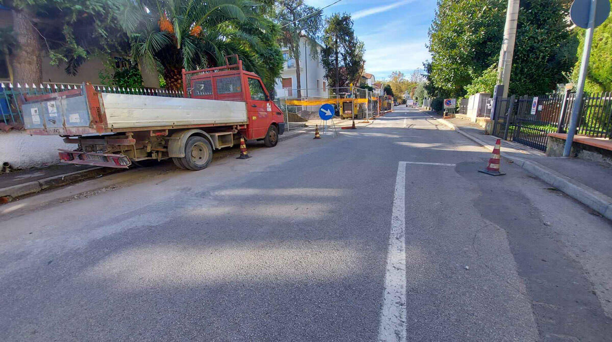 Riccione, ripartono le asfaltature sulla Statale 16: "Bonifiche anche nei viali alle prese con il problema radici" - Asfaltature a Riccione