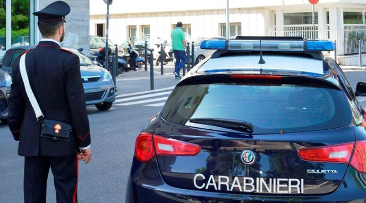 Spara alla compagna e si uccide, la donna è grave - L'episodio nel Milanese