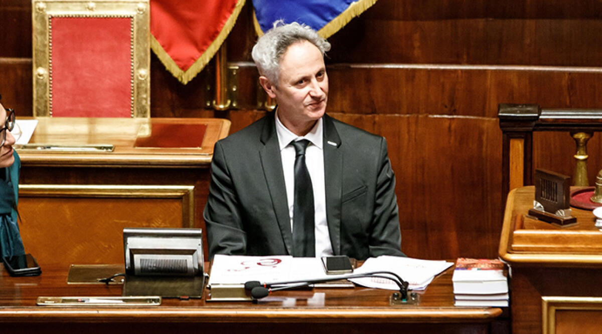 Senatore Croatti critica l’immobilismo del governo sulle concessioni demaniali - Il senatore riminese del MoVimento 5 Stelle Marco Croatti