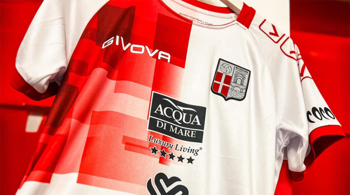 Rimini Calcio, la Givova "corregge" le maglie biancorosse - La nuova maglia del Rimini Calcio