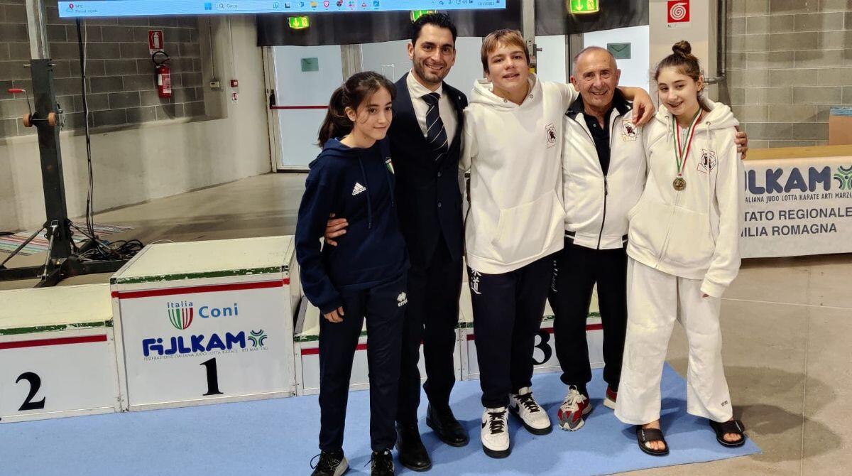 Judo, oltre 500 atleti provenienti da tutta Italia hanno partecipato alle finali nazionali a Riccione - Maestro Giuseppe Longo della Polisportiva Riccione e Sauro Tontini del Centro Kiai Riccione con i tre atleti qualificati alla finale A1