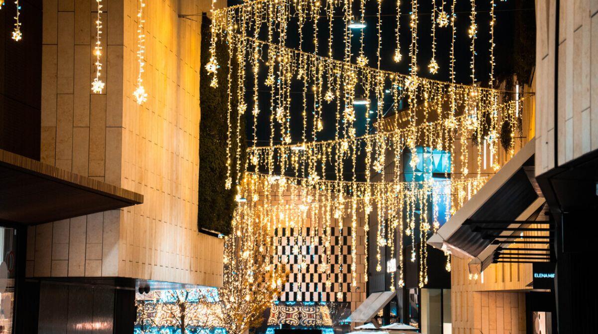 E' già Natale al San Marino Outlet Experience: festa per l'accensione del grande albero -