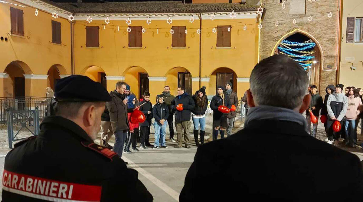 Uomini in piazza e poi marcia spontanea per dire no alla violenza sulle donne -