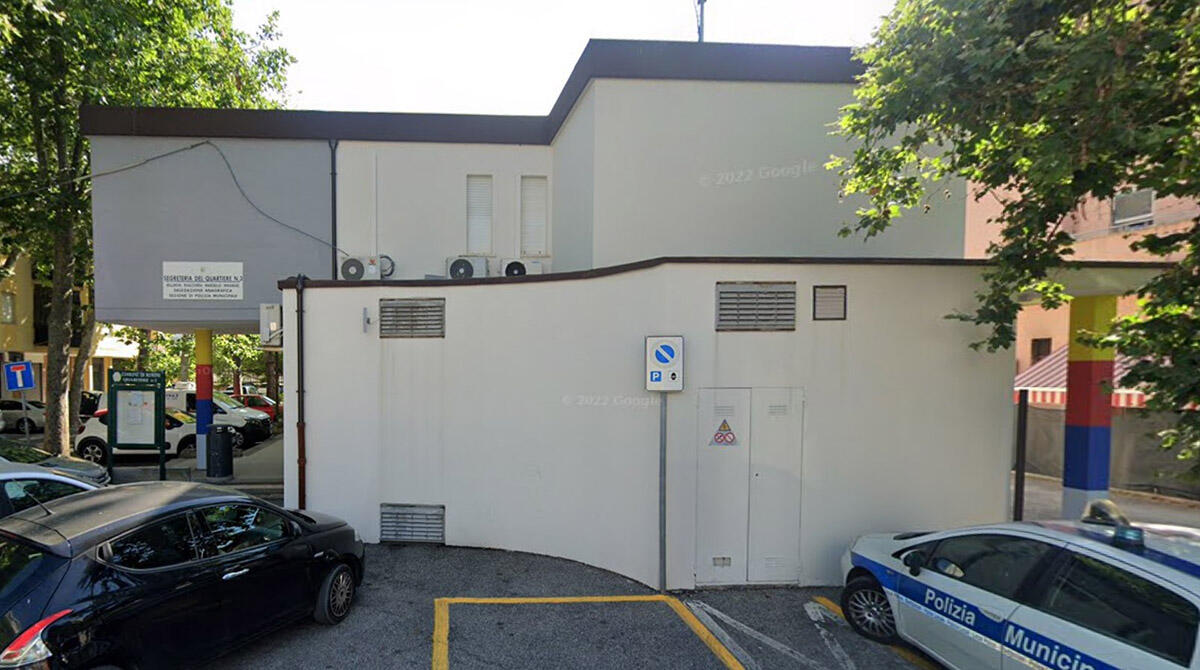 Miramare, approvato l'acquisto dell'immobile sede della Polizia Locale da parte del Comune - L'immobile di piazza Decio Raggi, Miramare di Rimini