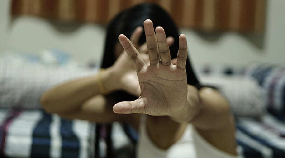 Violazione del divieto e aggressione, 39enne dà fuoco all'auto dell'ex moglie - Archivio