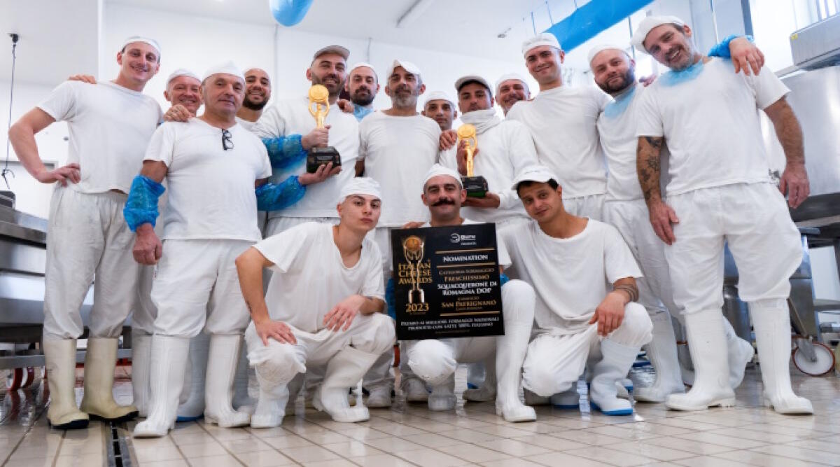 San Patrignano trionfa agli oscar del formaggio "Premio Italian Cheese Awards" - I ragazzi del caseificio di San Patrignano