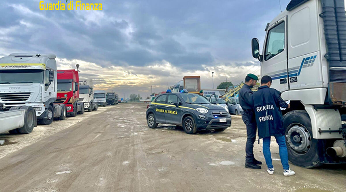 Operazione anti frode: sequestrati 148 veicoli e beni per 10 milioni di euro - Indagini della Guardia di Finanza smascherano un ingegnoso disegno per spogliare una società in crisi