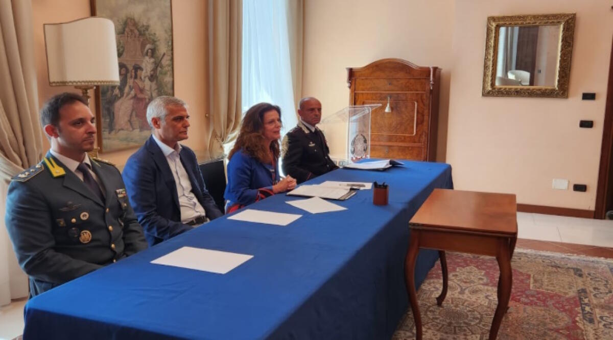 Scomparsa del Tenente Colonnello Russo: il cordoglio del Prefetto - Il Ten. Col. Russo in uno degli incontri in Prefettura