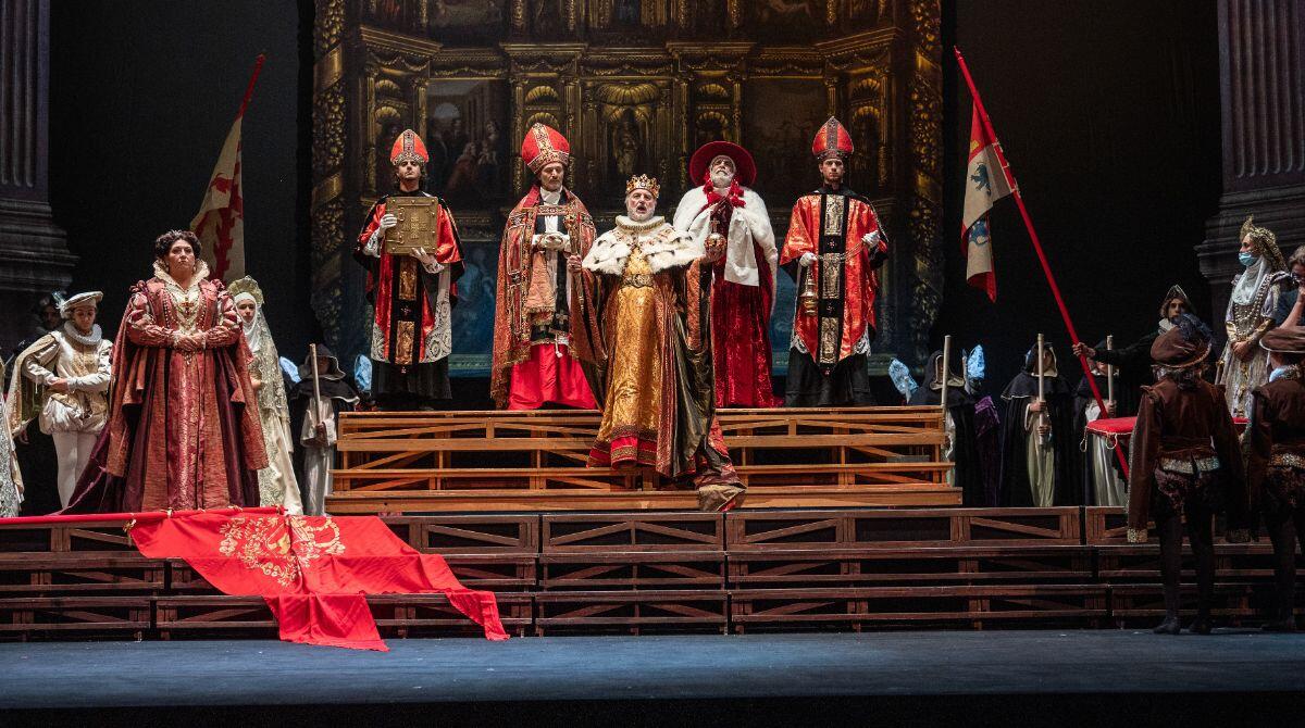 Rimini, al Teatro Galli si chiude la stagione d'Opera con il Don Carlo - Una scena dallo spettacolo - ph Rolando Paolo Guerzoni